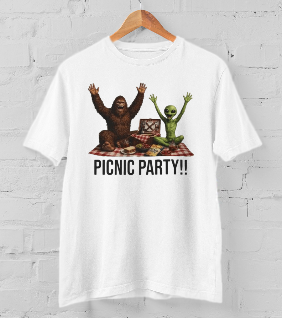 Bigfoot And Alien Picnic Party With Chips And Sandwiches T-Shirt