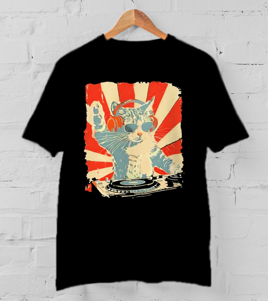 DJ Cat Headphones Sunglasses Retro Style Music Lover T-Shirt