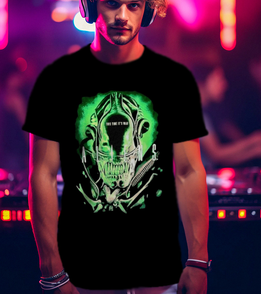 Xenomorph Aliens This Time It's War Alien Franchise Movie T-Shirt