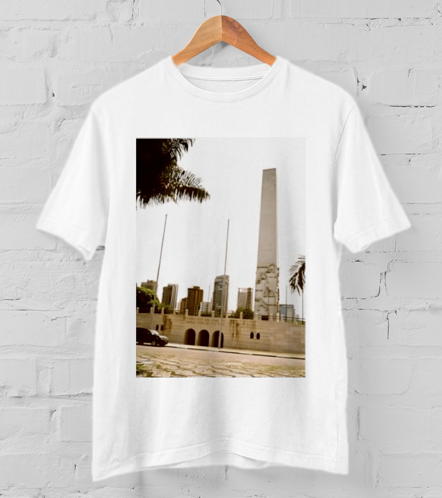 Obelisco Do Ibirapuera M M D C Viveram Pouco Para Morrer Bem Morreram Jovens Historical Monument São Paulo Brazil T-Shirt