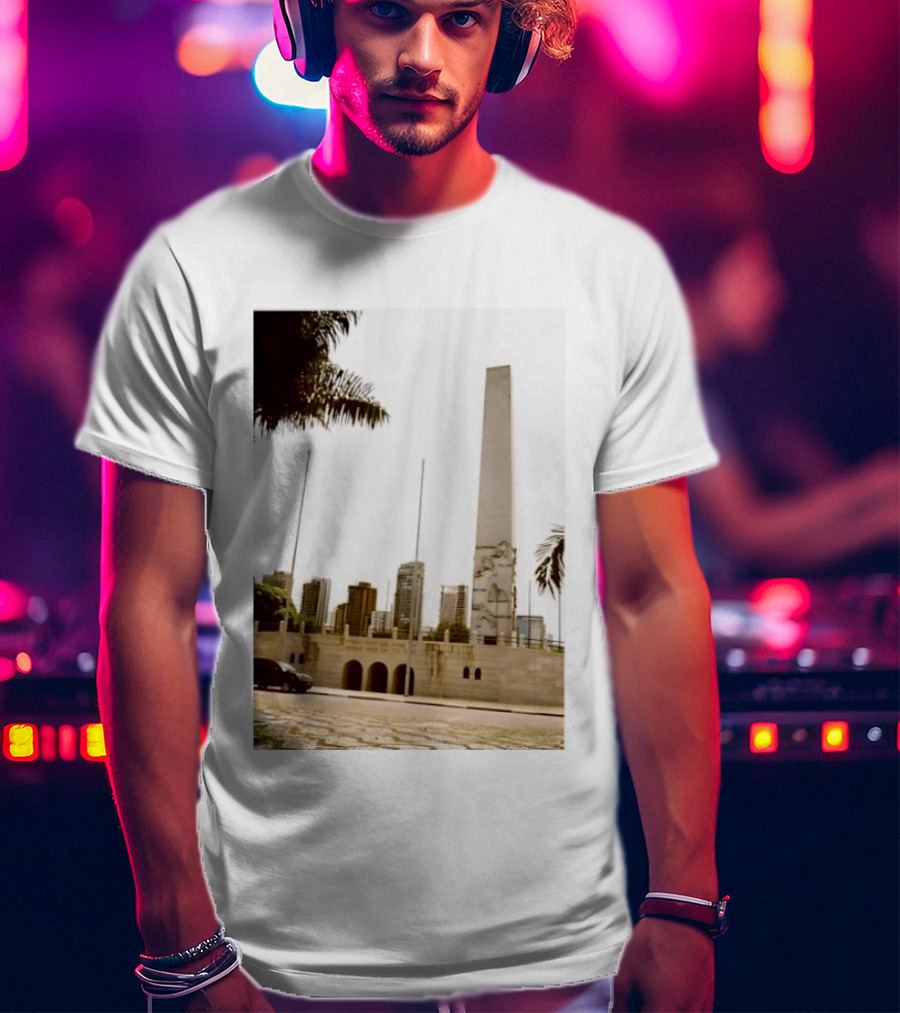 Obelisco Do Ibirapuera M M D C Viveram Pouco Para Morrer Bem Morreram Jovens Historical Monument São Paulo Brazil T-Shirt