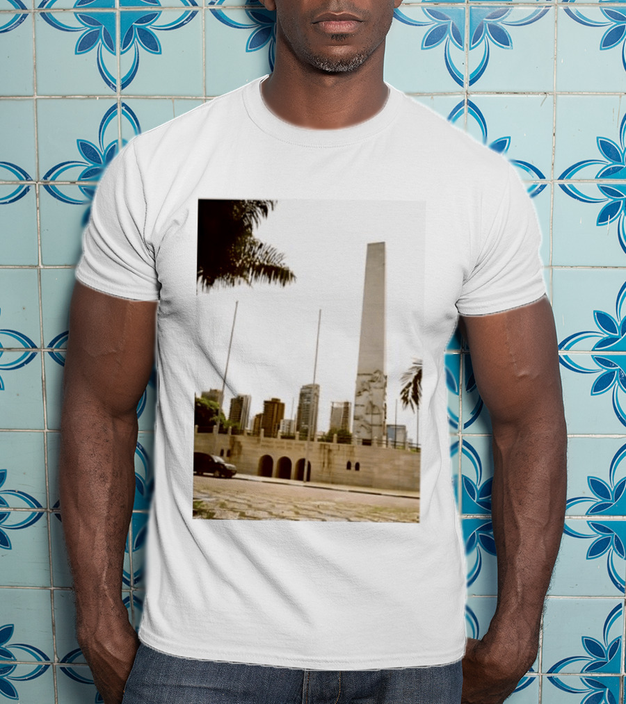 Obelisco Do Ibirapuera M M D C Viveram Pouco Para Morrer Bem Morreram Jovens Historical Monument São Paulo Brazil T-Shirt