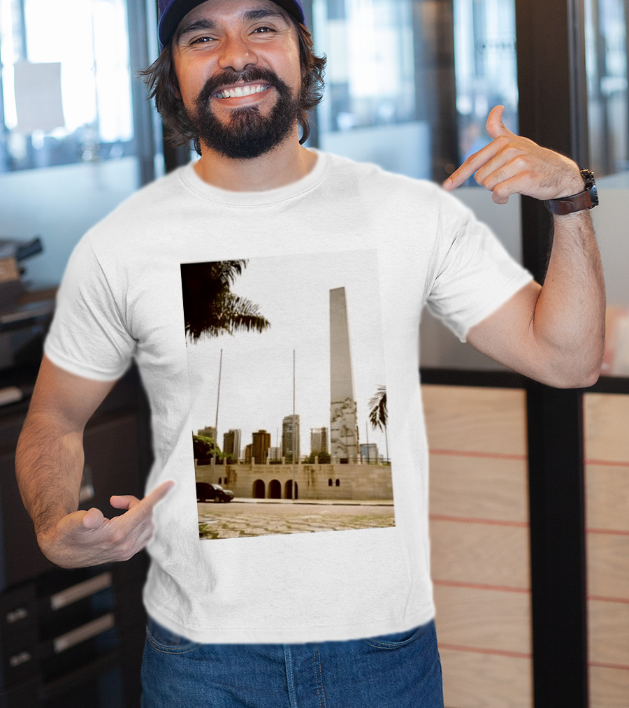 Obelisco Do Ibirapuera M M D C Viveram Pouco Para Morrer Bem Morreram Jovens Historical Monument São Paulo Brazil T-Shirt