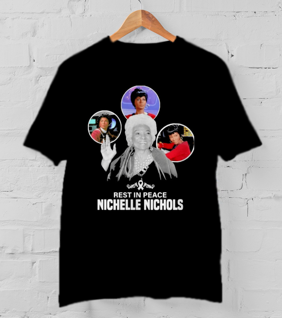 Rest In Peace Nichelle Nichols Star Trek Tribute Spock Hand Salute T-Shirt