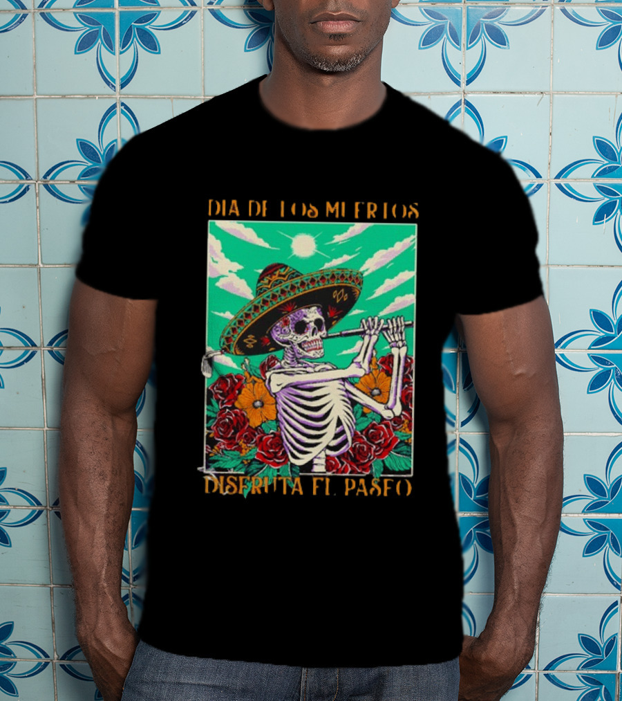 Calavera Golfer Día De Los Muertos Sombrero Flores Disfruta El Paseo T-Shirt