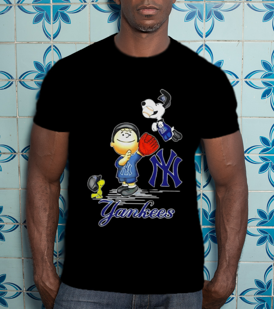 Snoopy Woodstock New York Yankees Peanuts Characters Baseball Fan T-Shirt