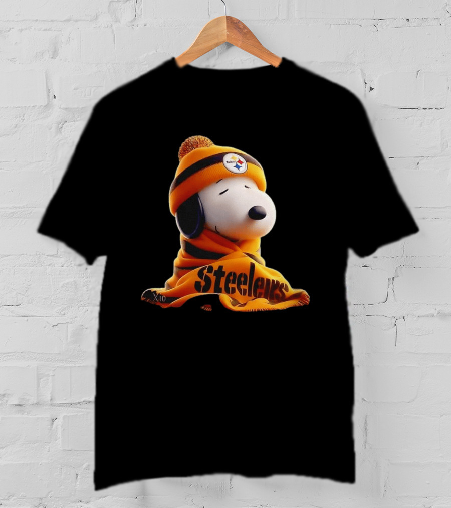 Snoopy Steelers Winter Hat And Scarf T-Shirt