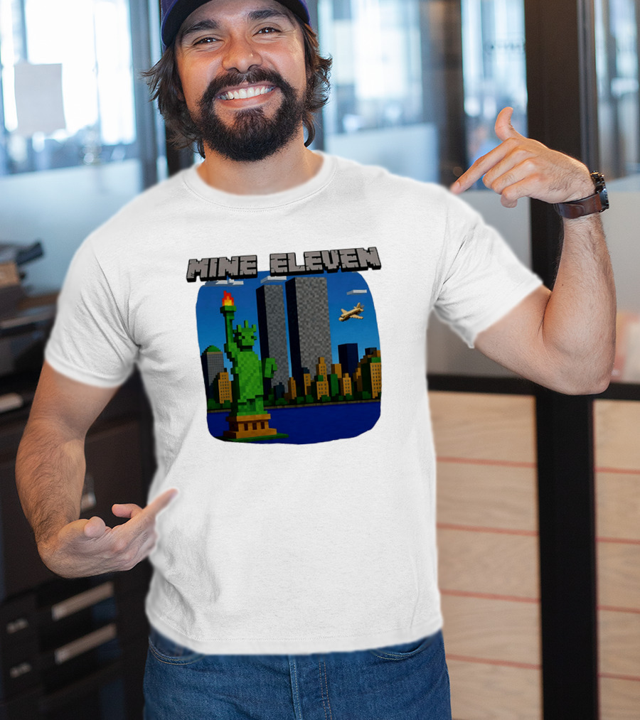 Mine Eleven Pixel City Statue Vector World Twin Towers Scene T-Shirt