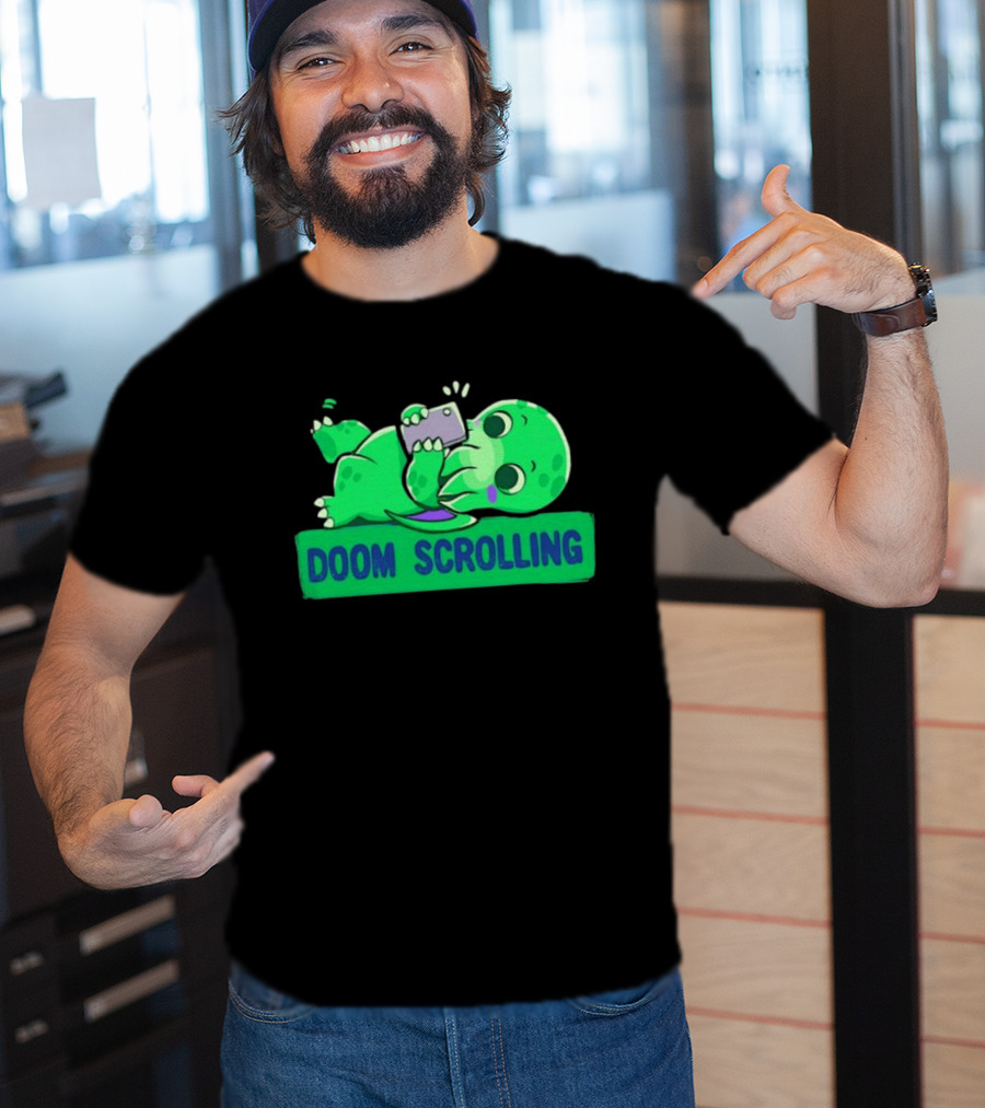 Doom Scrolling Cthulhu Lovecraft Monster With Smartphone T-Shirt