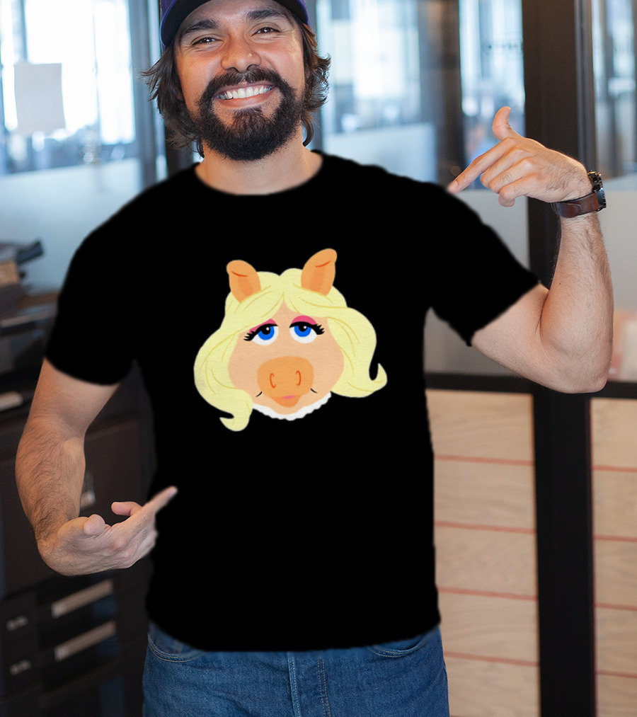 Miss Piggy Iconic Jim Henson's Muppets Character Blonde Hair Blue Eyes T-Shirt