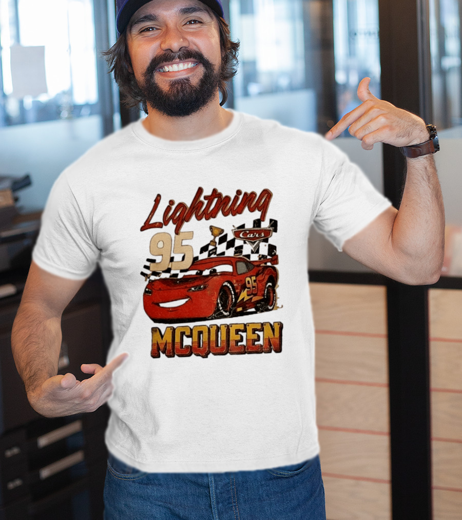 Lightning McQueen 95 Cars Trophy Checkered Flags Disney Pixar T-Shirt