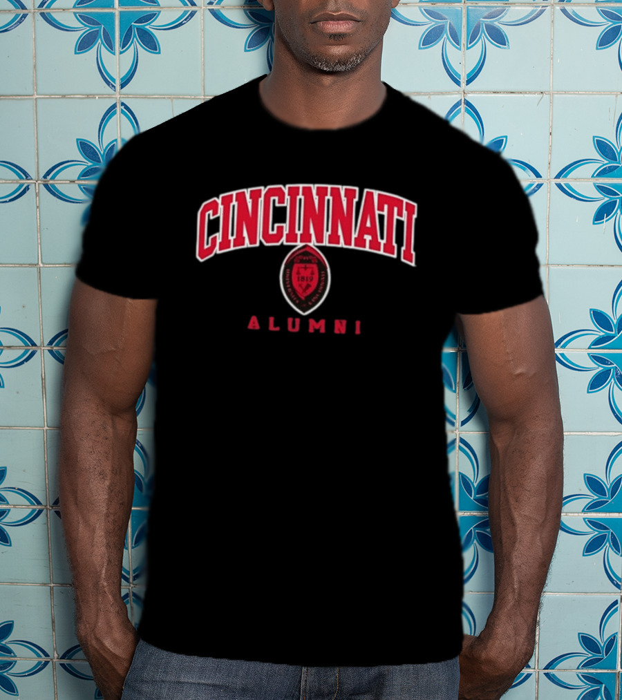 Cincinnati Alumni 1819 Seal University T-Shirt