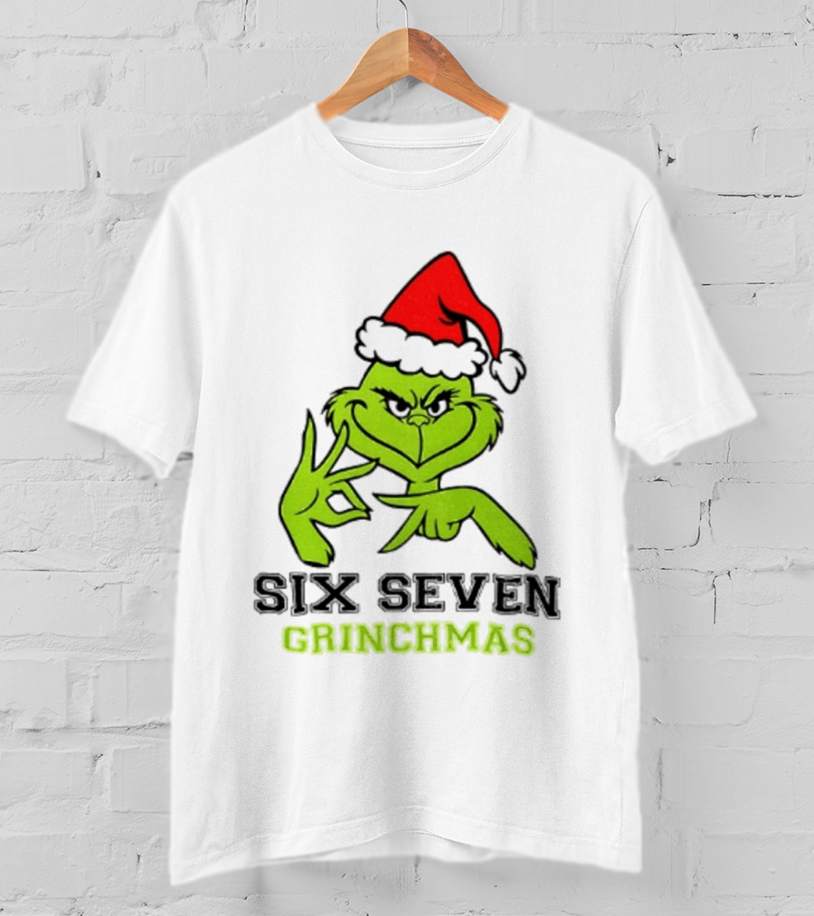 Grinch Santa Hat Six Seven Grinchmas Christmas 2025 Festive T-Shirt