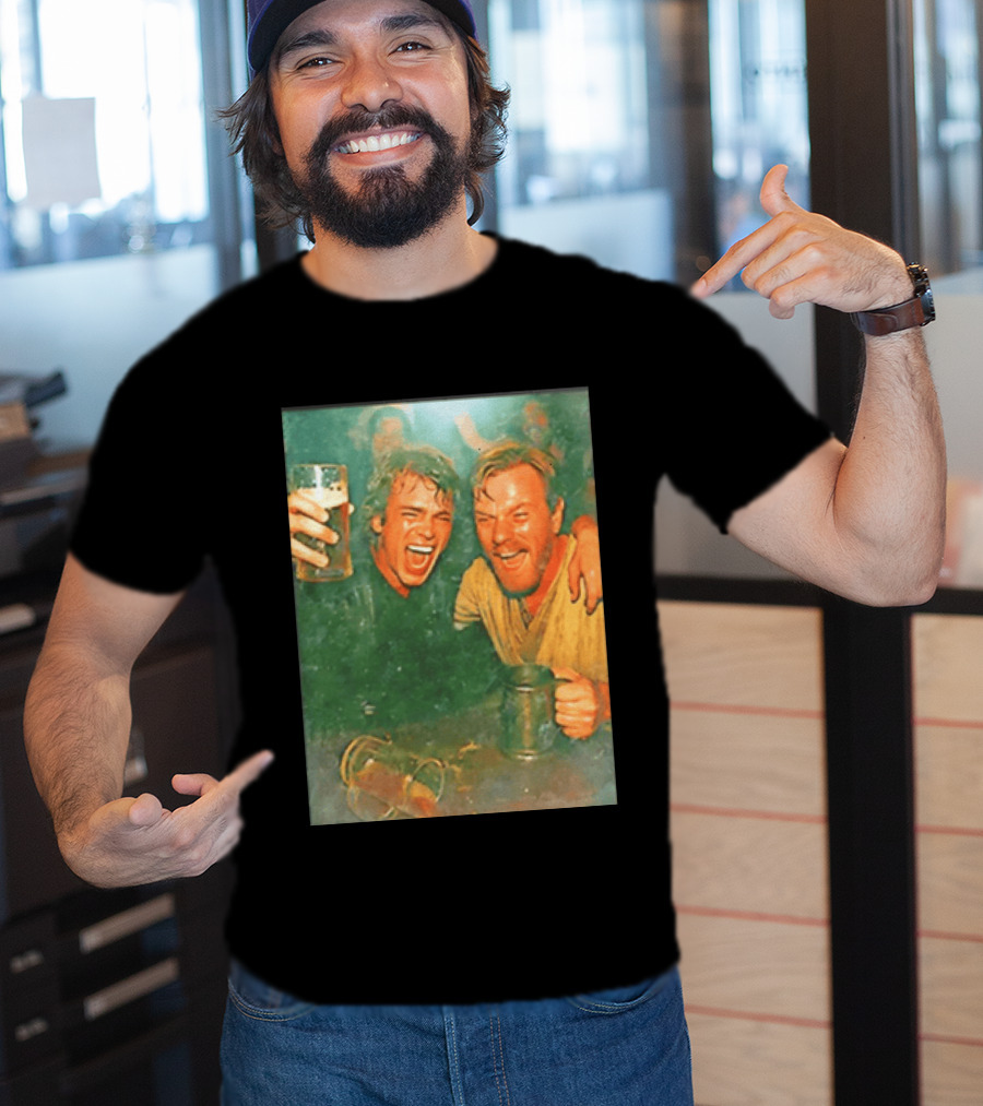 Original Anakin Skywalker And Obi Wan Kenobi Celebrate With Beer Cheers T-Shirt