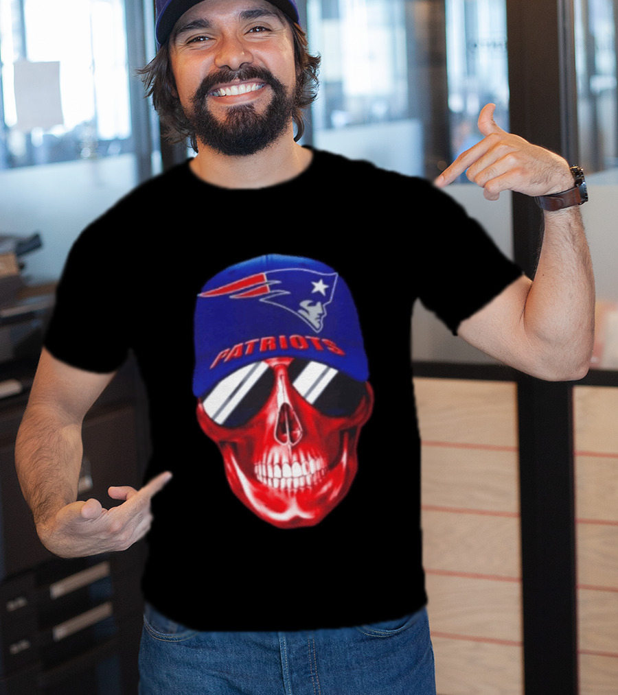 New England Patriots Cap Skull Smiling For Fans T-Shirt