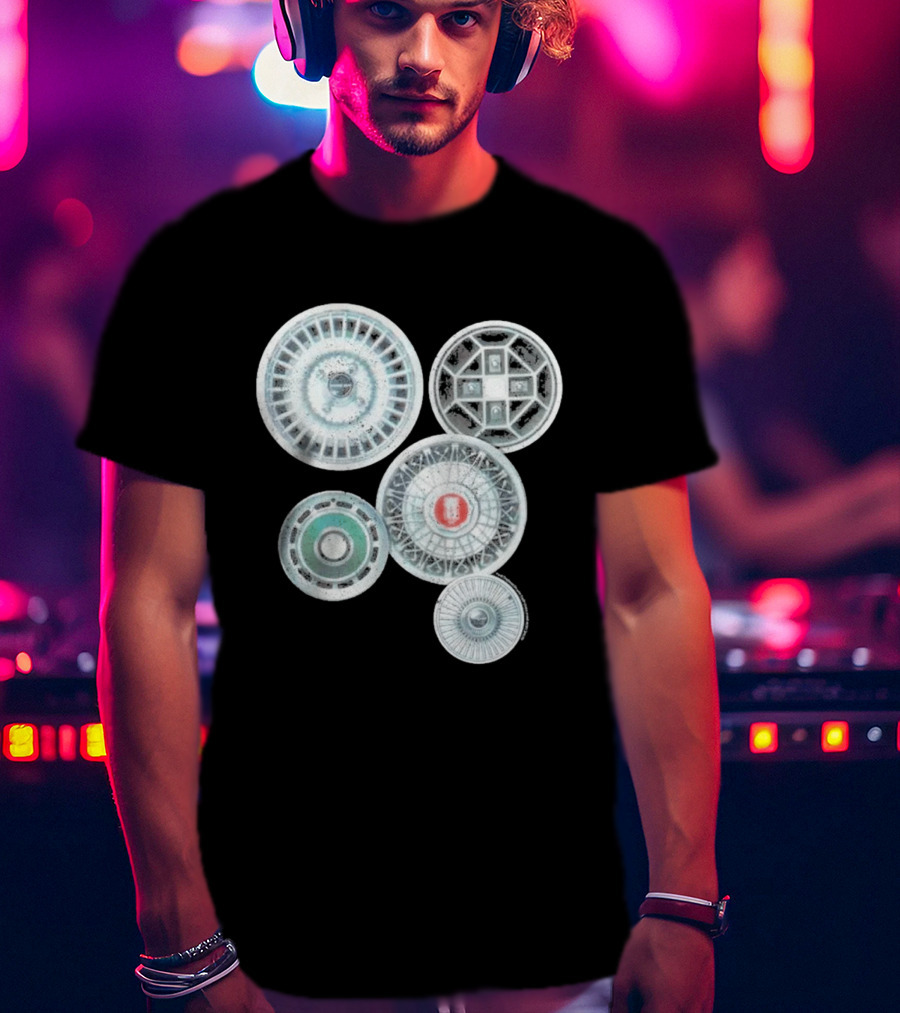 Vintage Ford Hubcaps Collection Classic Car Enthusiast Retro Wheels T-Shirt