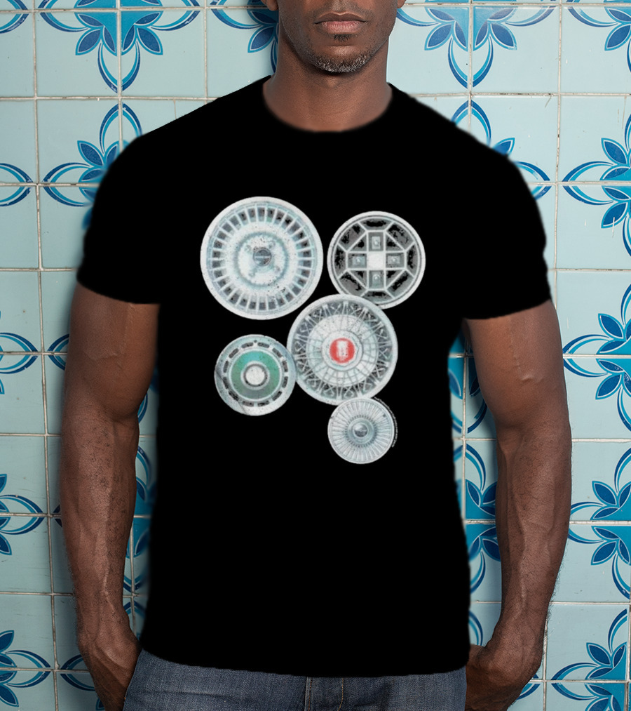 Vintage Ford Hubcaps Collection Classic Car Enthusiast Retro Wheels T-Shirt