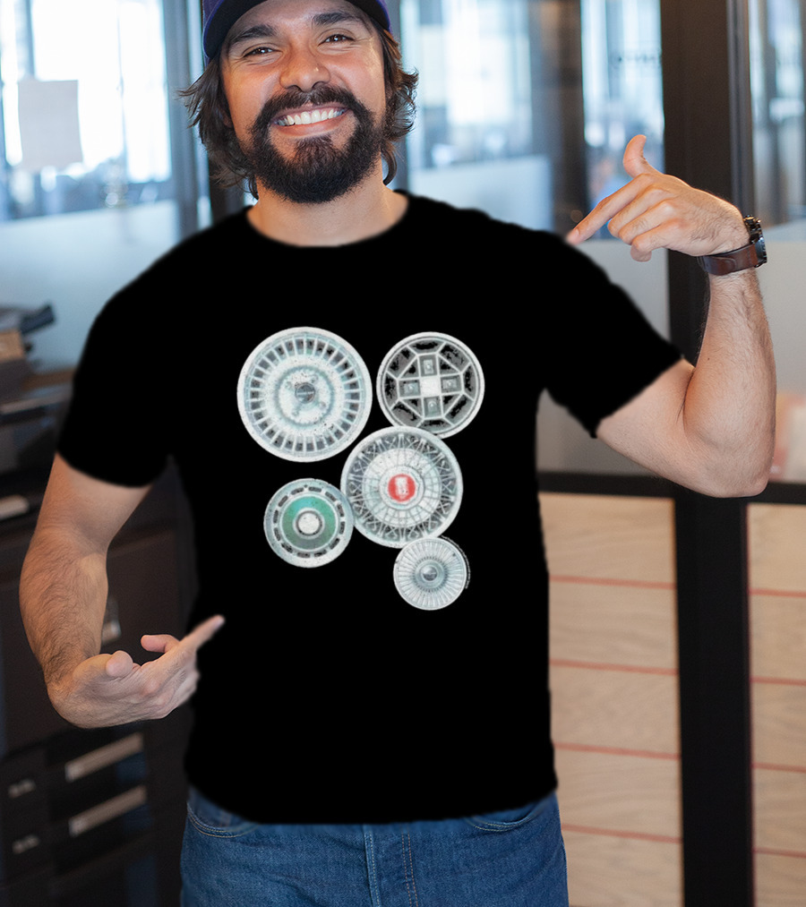 Vintage Ford Hubcaps Collection Classic Car Enthusiast Retro Wheels T-Shirt