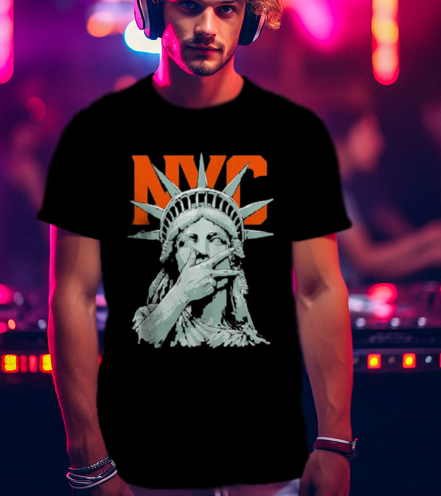 NYC Statue Of Liberty Peace Gesture Iconic Liberty T-Shirt