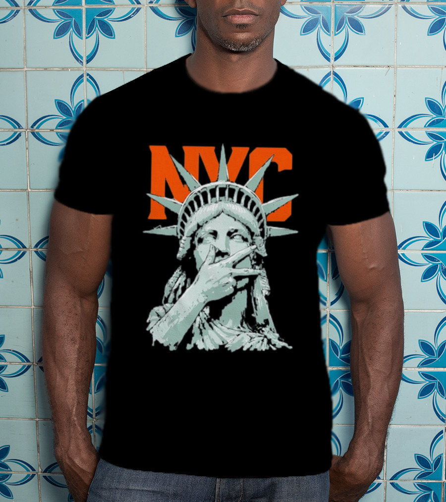 NYC Statue Of Liberty Peace Gesture Iconic Liberty T-Shirt