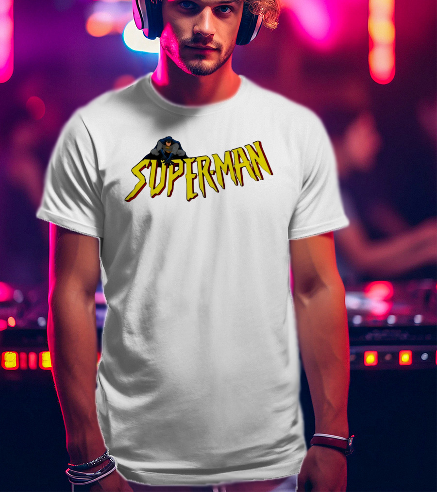 Batman Crouching On Superman Lettering DC Comics T-Shirt