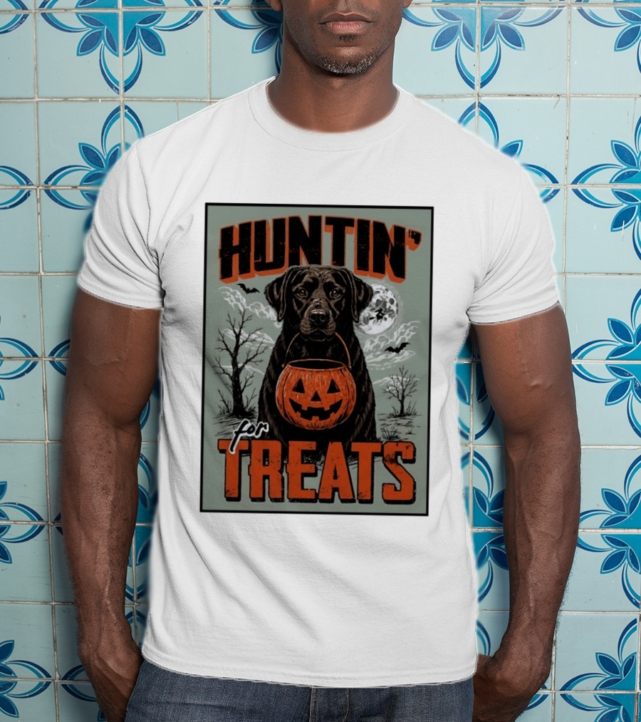 Black Labrador Huntin' For Treats Halloween Dog Moon And Jack O' Lantern T-Shirt