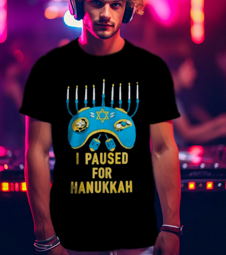 I Paused For Hanukkah Menorah Gaming Controller Star Of David T-Shirt