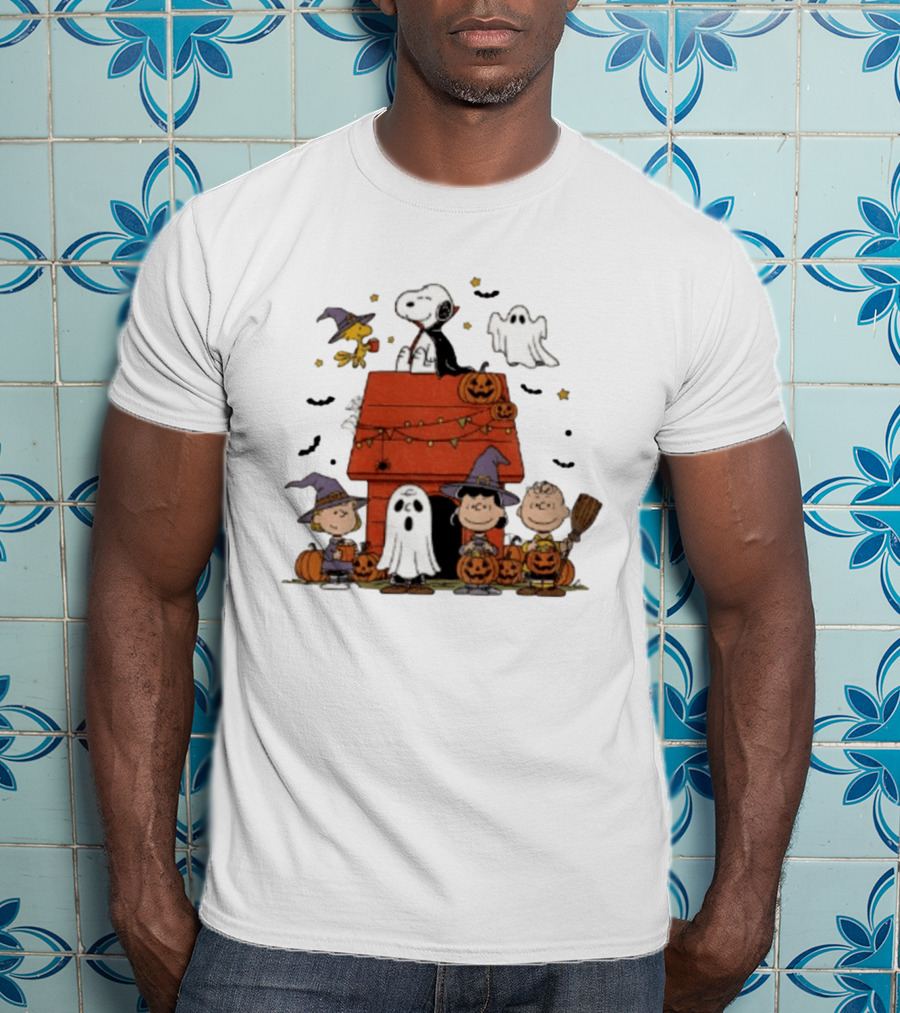 Snoopy Halloween Woodstock Ghost Pumpkins Charlie Brown Lucy 2025 T-Shirt