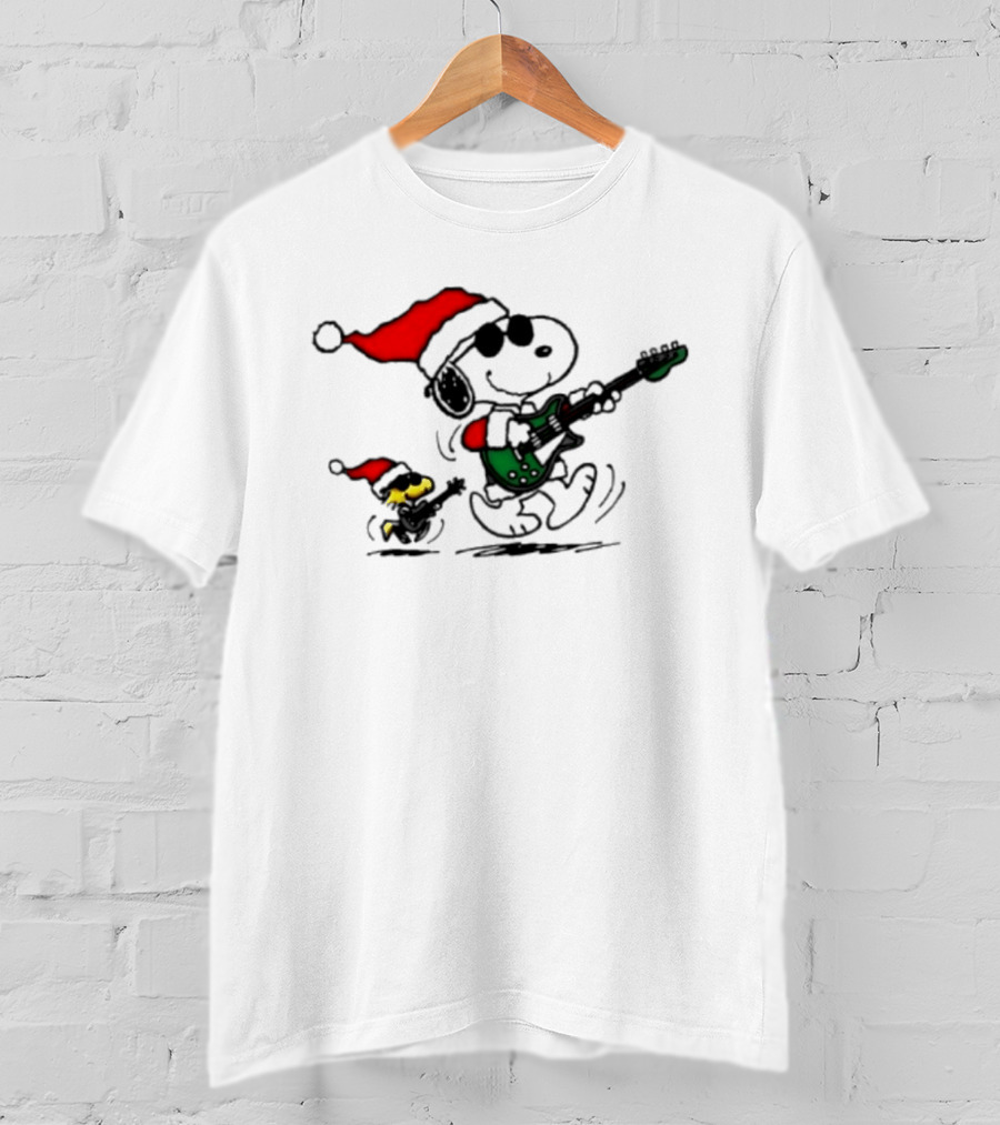 Snoopy Christmas Rocking Guitar Santa Hat Woodstock Peanuts T-Shirt
