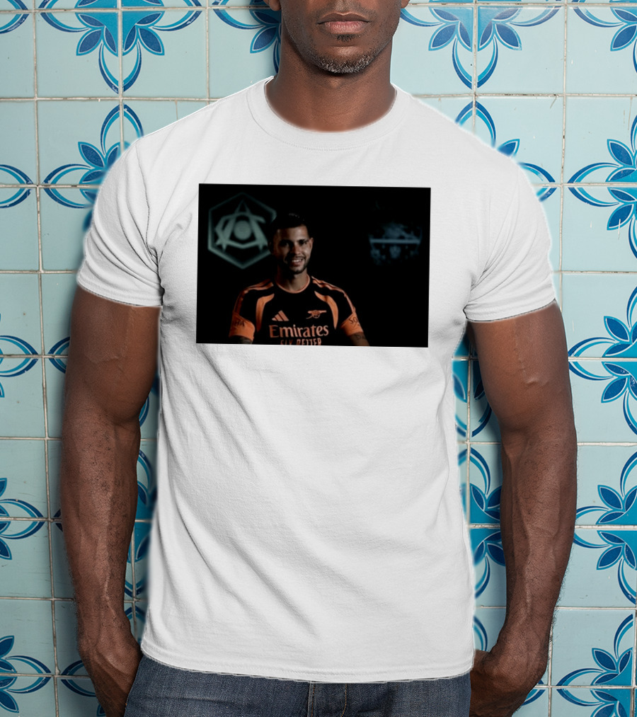 Emirates Fly Better Arsenal Move Ambitions Guimarães SOPHIA T-Shirt