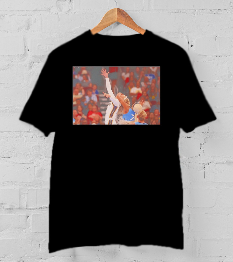 Chennedy Carter 7 Intense Matchup Chicago Sky Vs Indiana Fever Basketball Action T-Shirt
