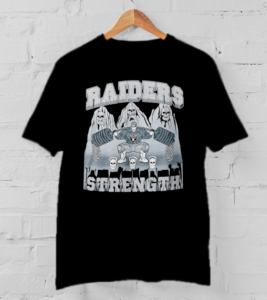 Raiders Strength Skull Weightlifter Grunge Style Powerlifting Motif T-Shirt
