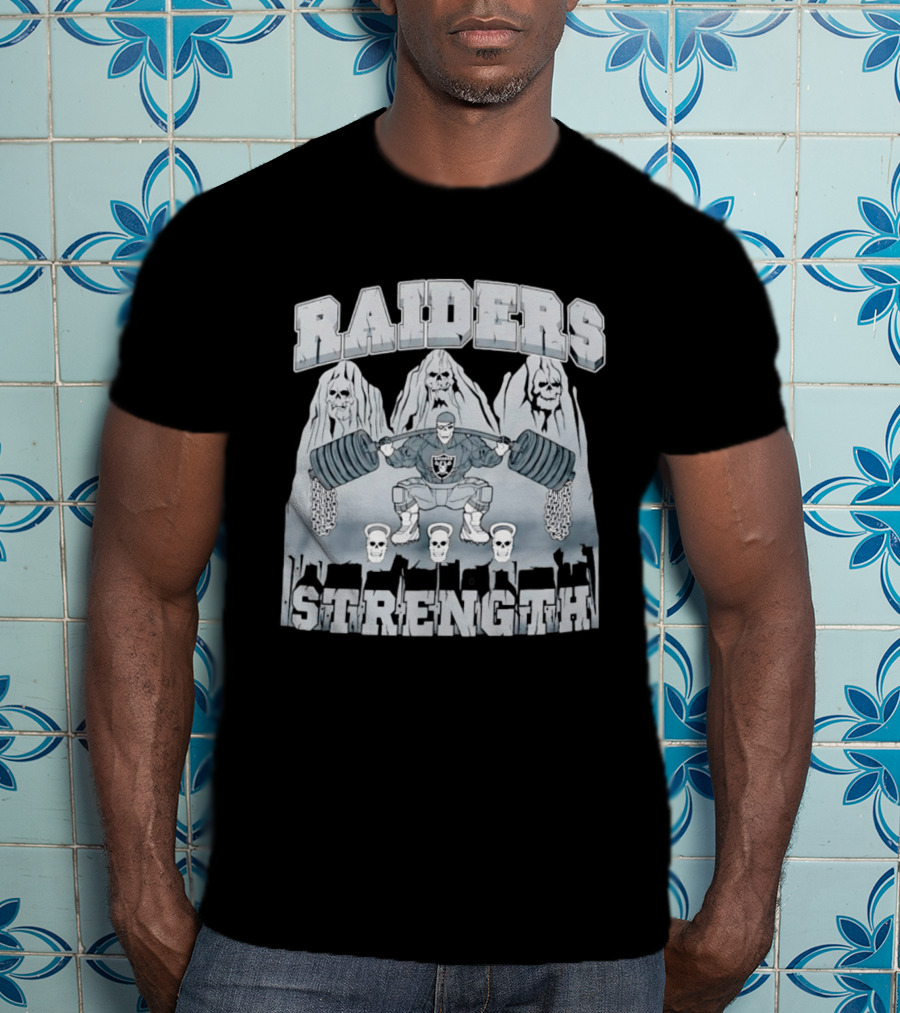 Raiders Strength Skull Weightlifter Grunge Style Powerlifting Motif T-Shirt