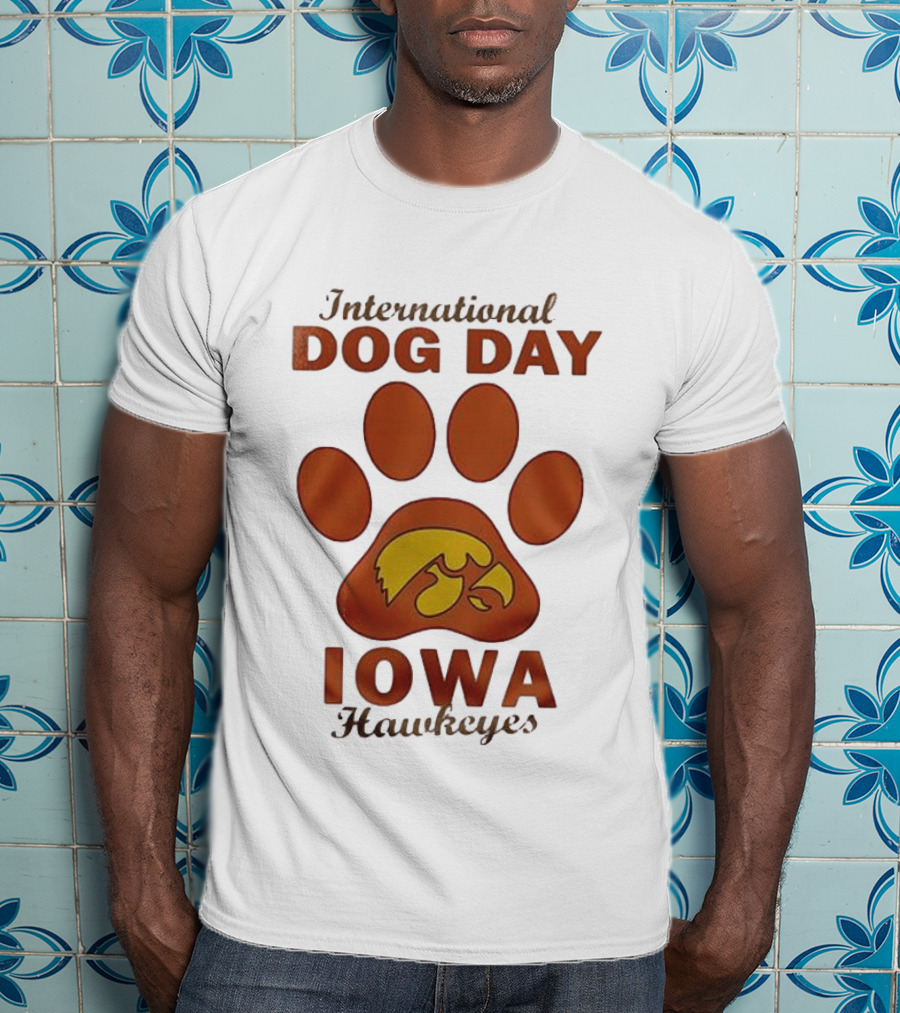 International Dog Day Iowa Hawkeyes Paw Print T-Shirt