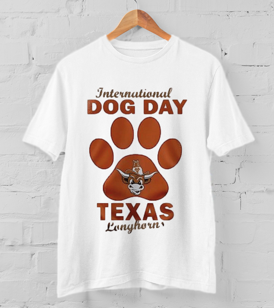 International Dog Day Texas Longhorns Paw Print T-Shirt