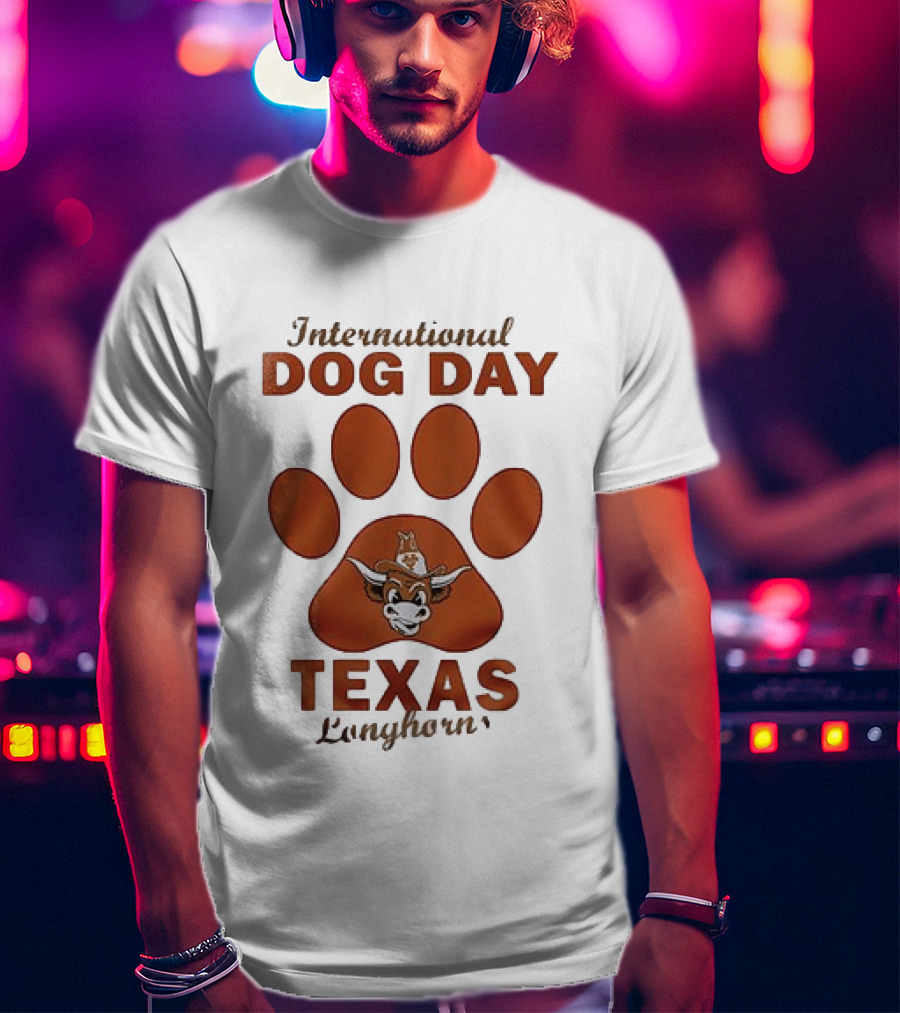 International Dog Day Texas Longhorns Paw Print T-Shirt