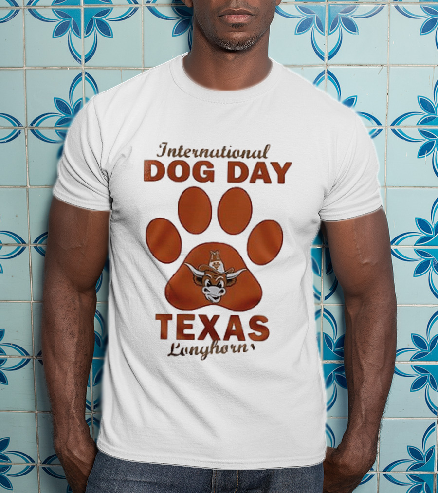 International Dog Day Texas Longhorns Paw Print T-Shirt