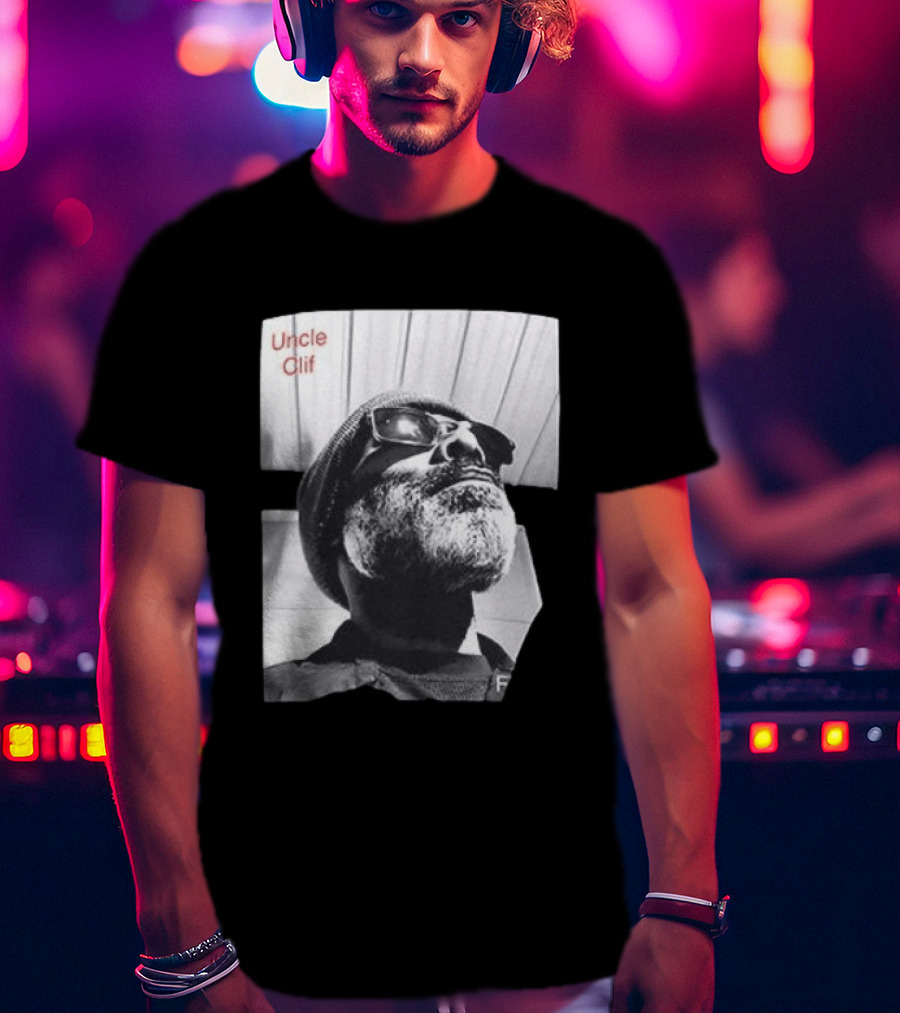 Uncle Clif Bring Back Common Sense Vintage Style Black And White Bearded Man In Sunglasses T-Shirt