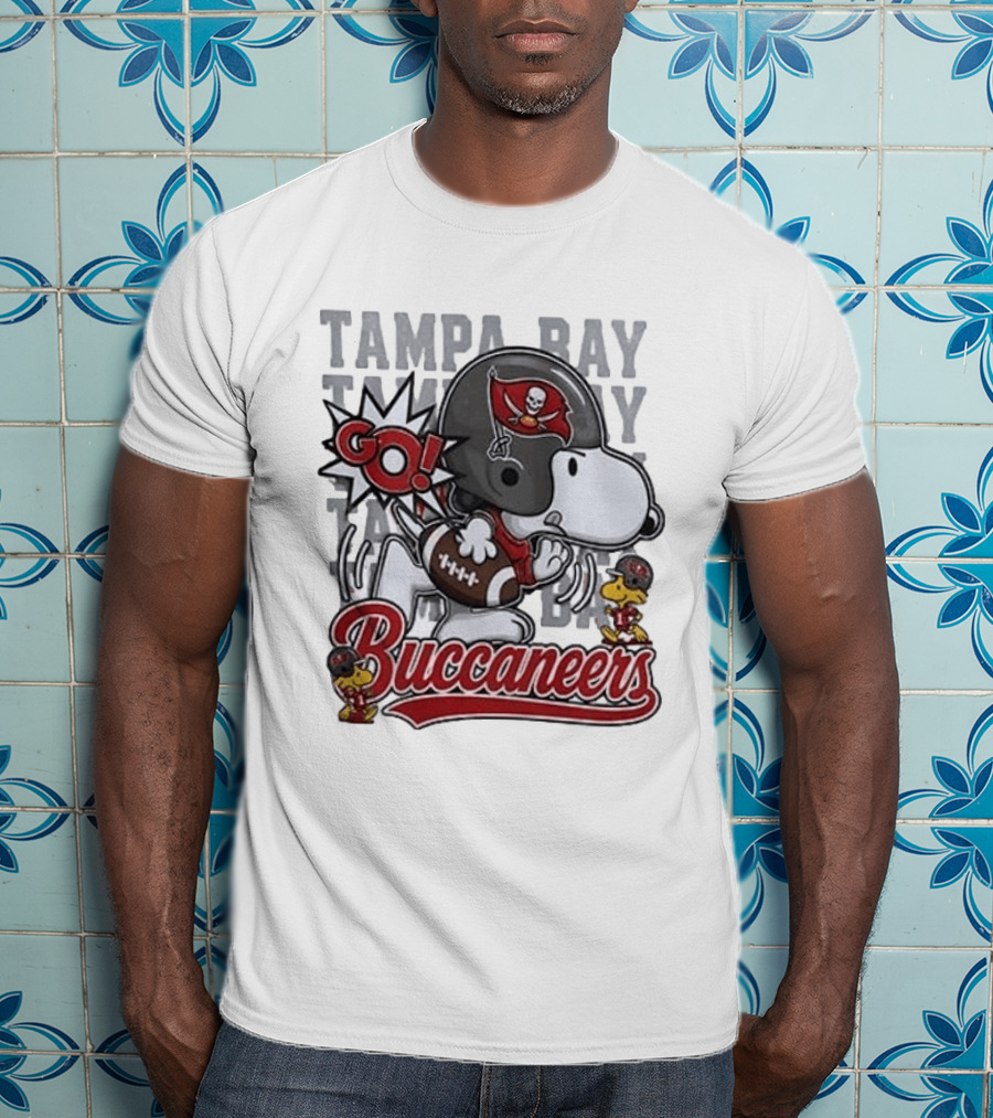 Tampa Bay Buccaneers Go Snoopy Football Peanuts Huddle T-Shirt
