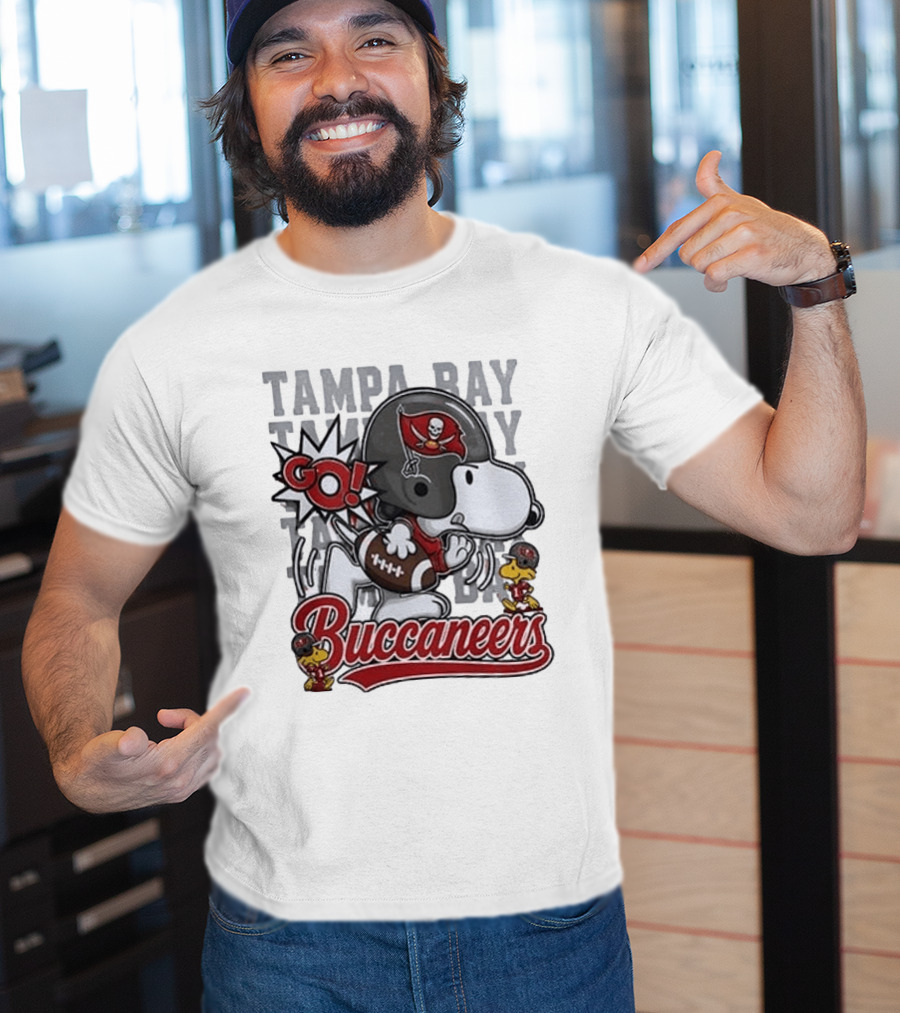 Tampa Bay Buccaneers Go Snoopy Football Peanuts Huddle T-Shirt