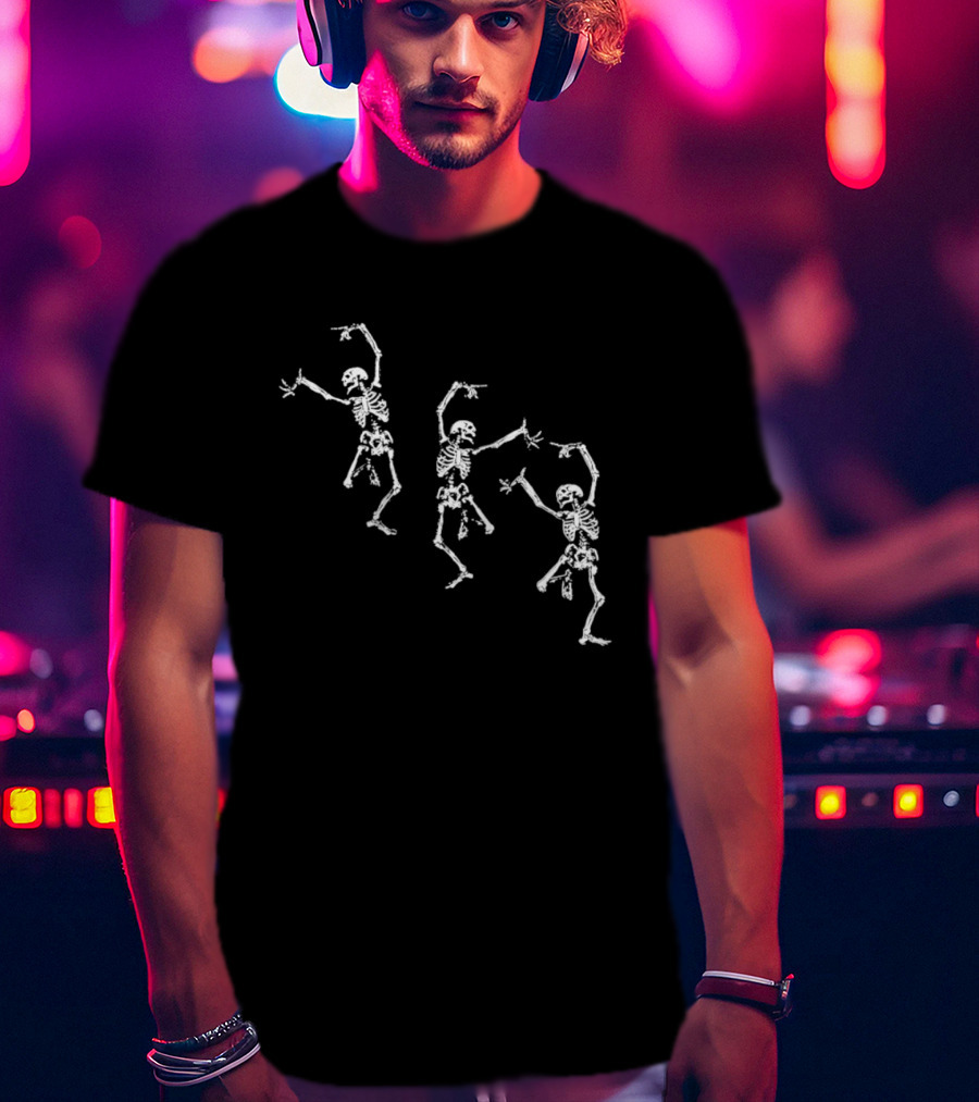 Dancing Skeletons Spooky Gothic Halloween Skeletons T-Shirt