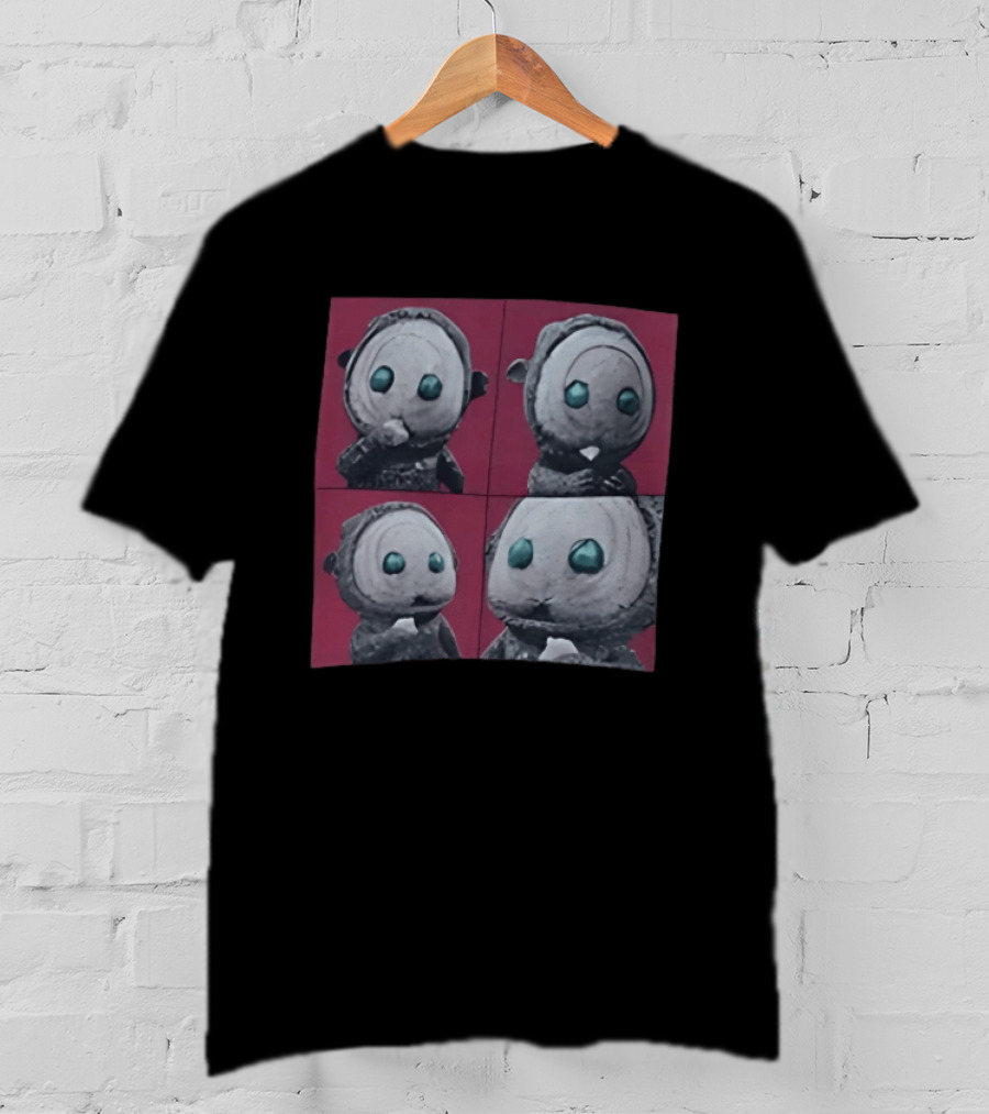 The East Palace Kkeomeoksali Cute Character Art Quadrant T-Shirt