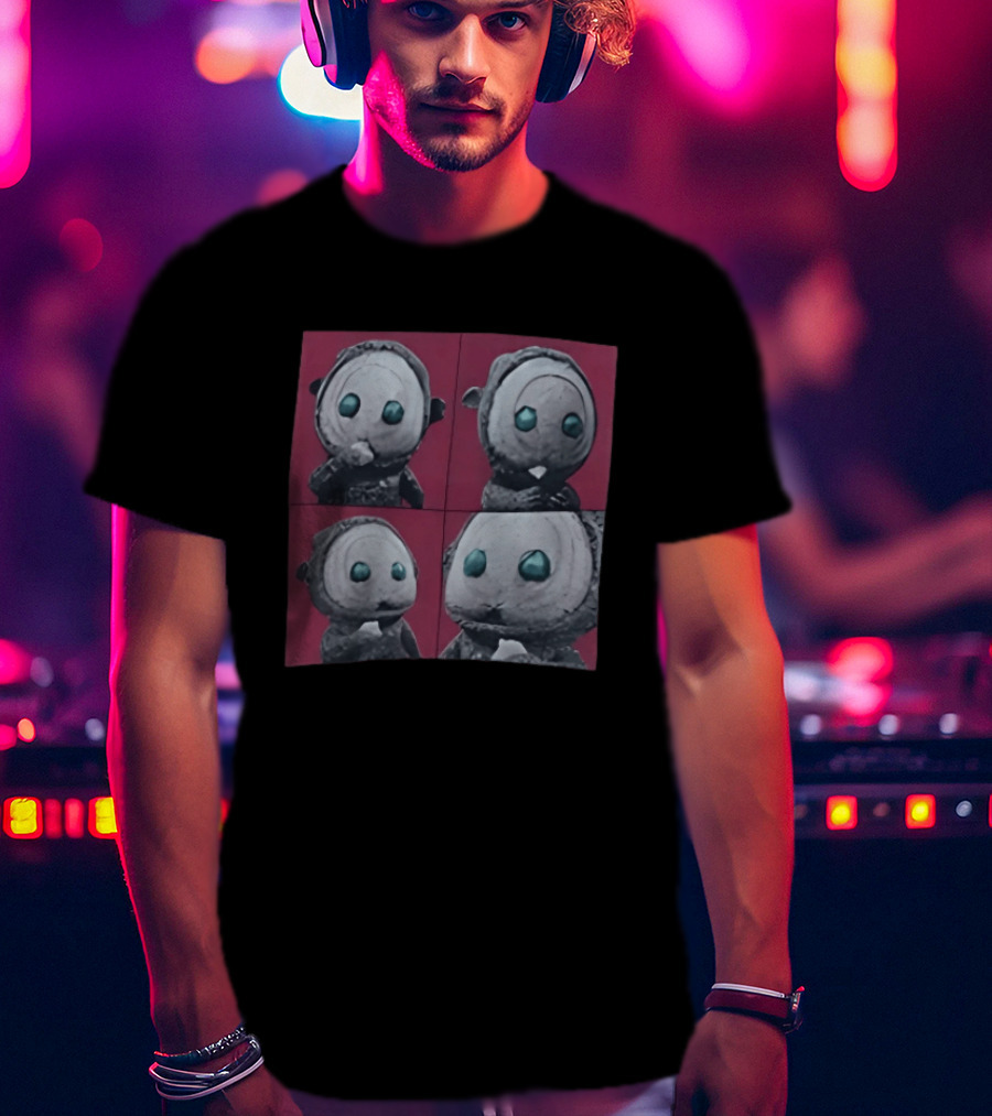 The East Palace Kkeomeoksali Cute Character Art Quadrant T-Shirt