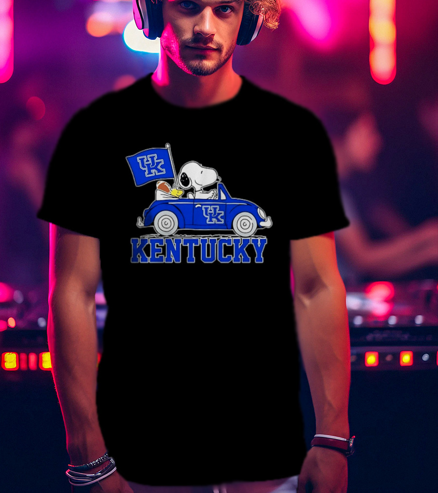UK Wildcats Snoopy Driving Car With Kentucky Banner T-Shirt