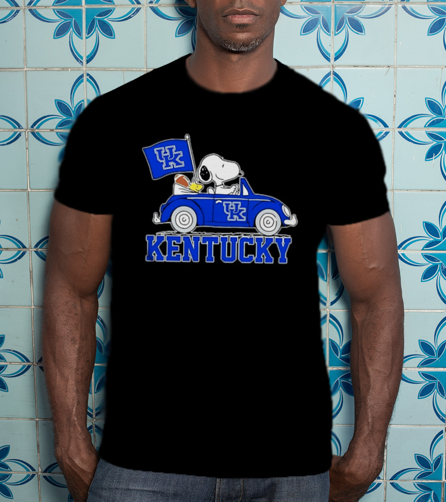 UK Wildcats Snoopy Driving Car With Kentucky Banner T-Shirt