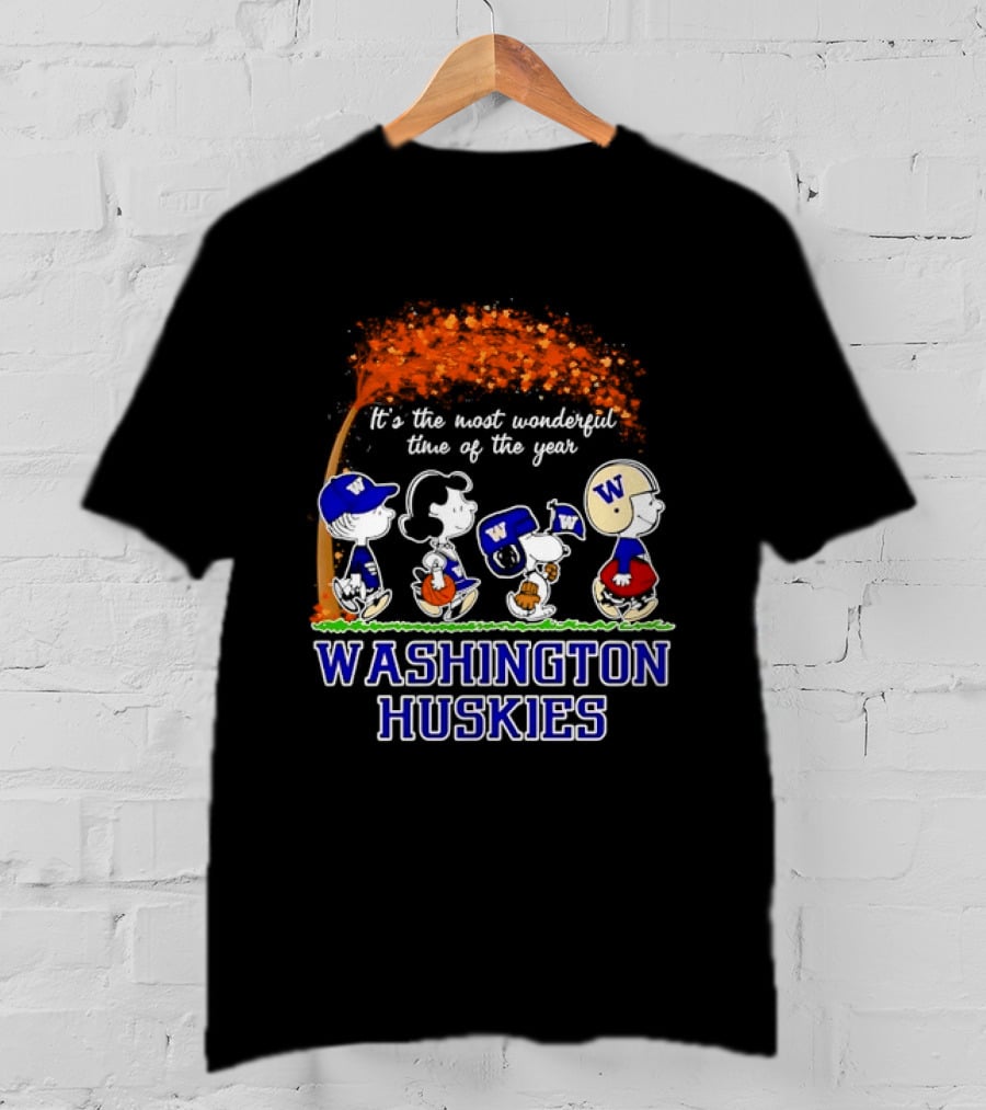 Washington Huskies Peanuts Characters It's The Most Wonderful Time Of The Year T-Shirt