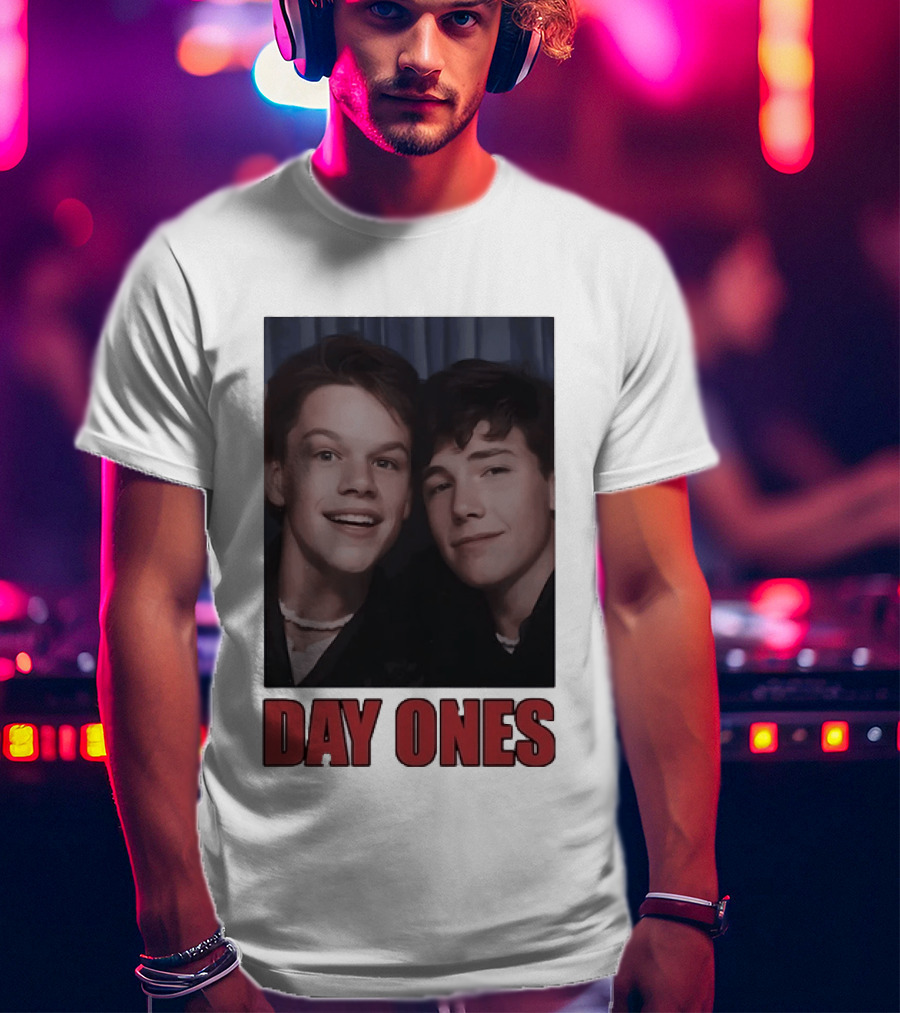 Ben Affleck Matt Damon Day Ones Friends Photobooth Nostalgia T-Shirt