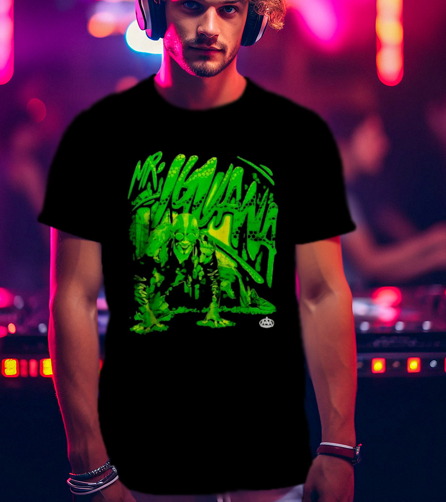 Mr Iguana AAA Lucha Libre Wrestler Crouching Masked Green Creature T-Shirt