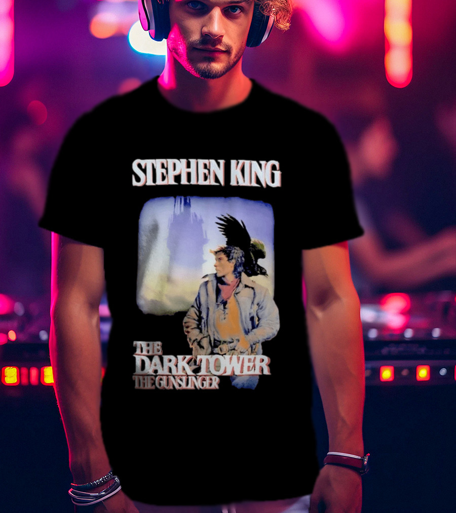 Stephen King The Dark Tower The Gunslinger Artwork With Gunslinger And Raven T-Shirt