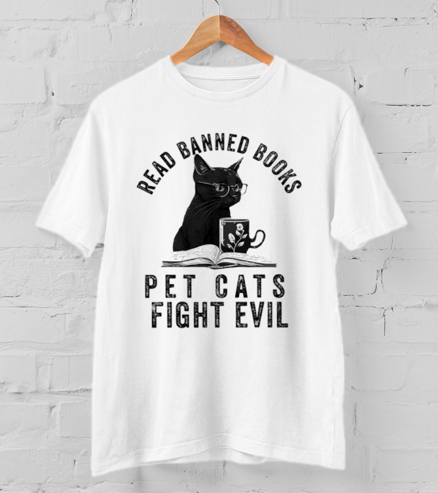 Read Banned Books Pet Cats Fight Evil Black Cat Reading T-Shirt